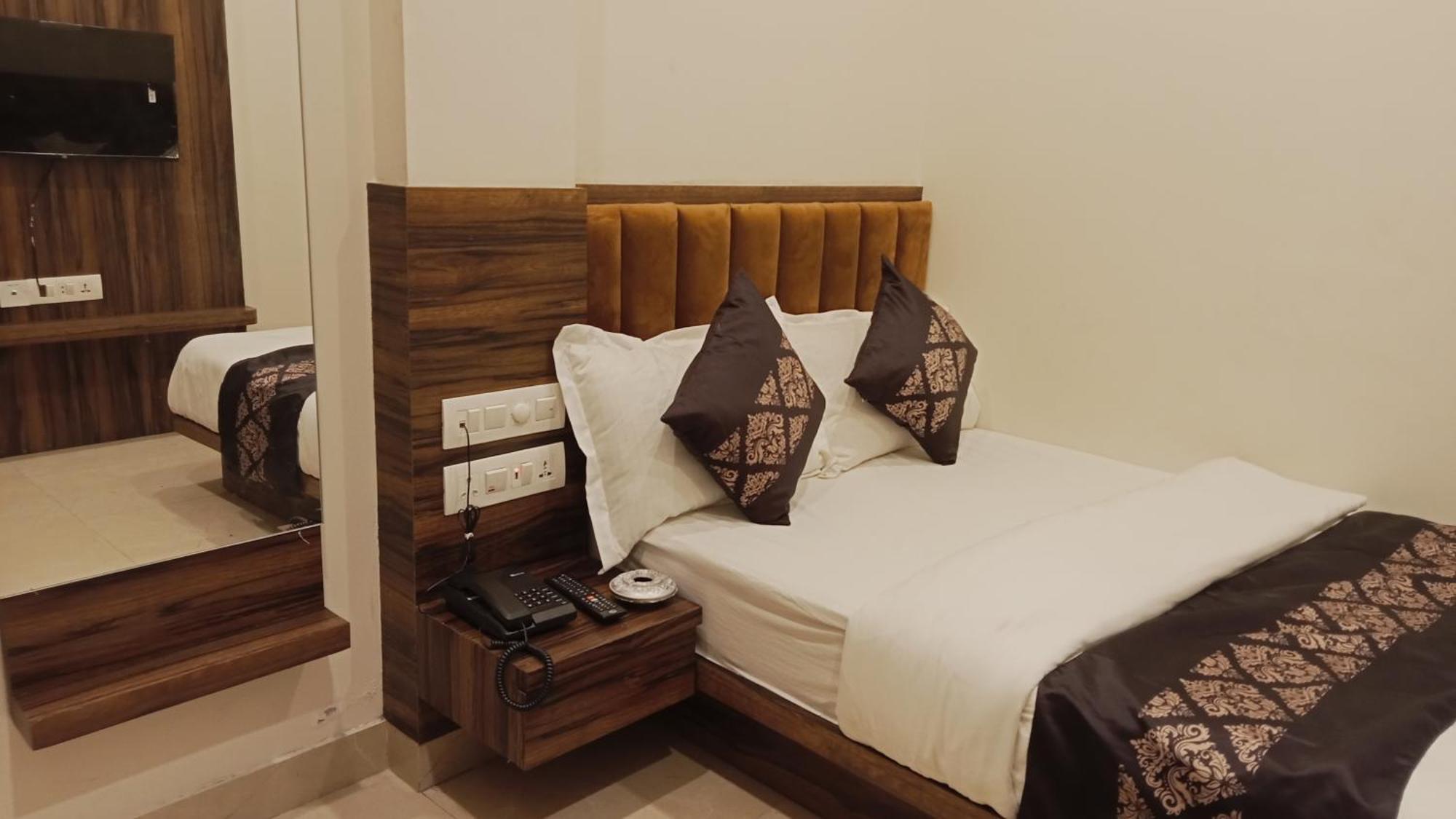 Hotel Vrinda Inn أُودايبور المظهر الخارجي الصورة